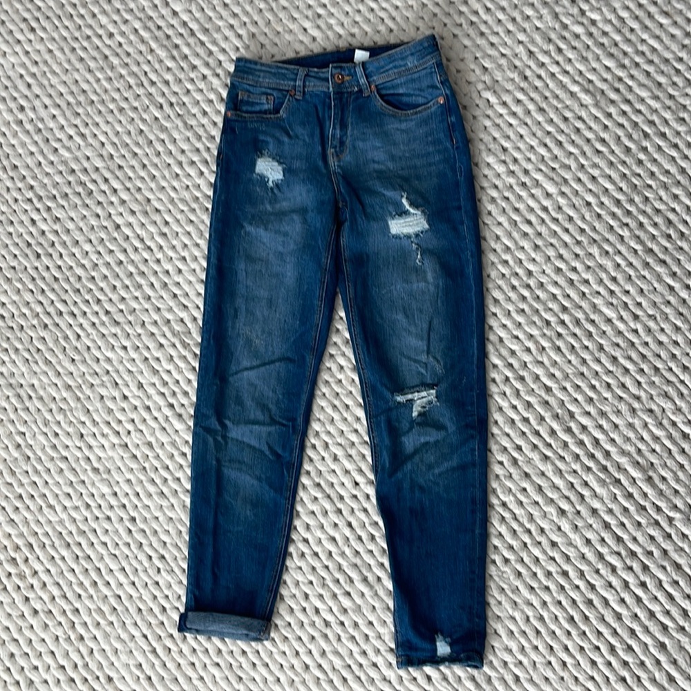 H&M distressed boyfriend jean, size 2
